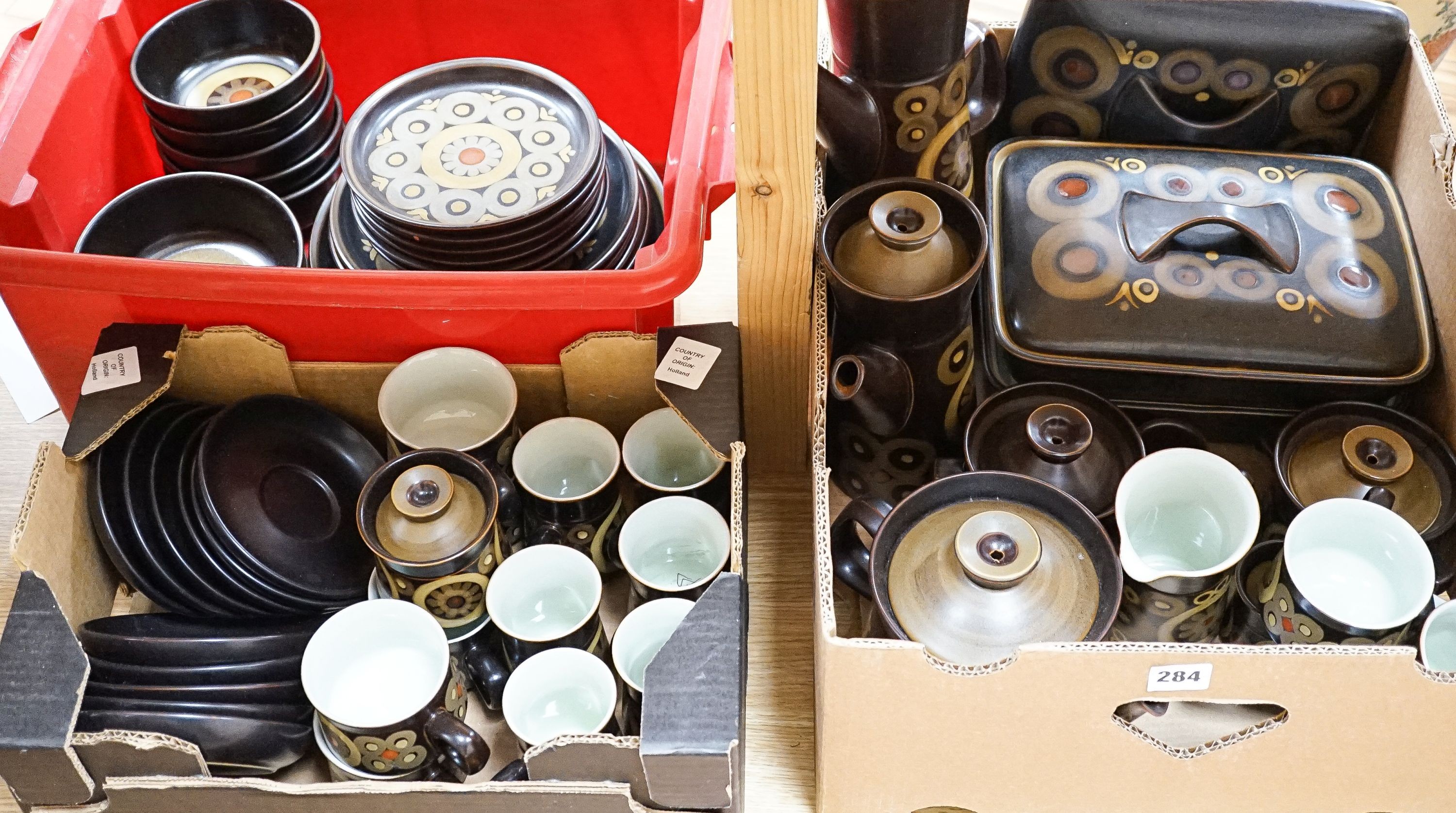 A large Denby arabesque-pattern breakfast, dinner and tea service, 1960's